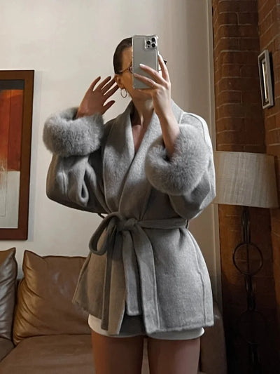 LÉNA – Veste Ceinturée Douce