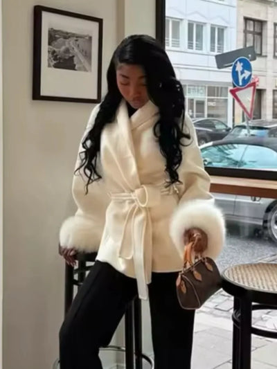 LÉNA – Veste Ceinturée Douce